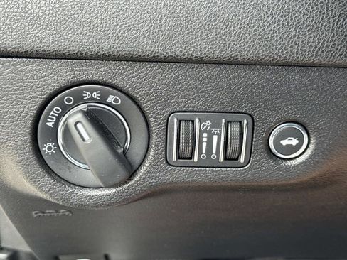 Used 2019 Chrysler 300 Touring L w/ Quick Order Package 22F RWD image 28