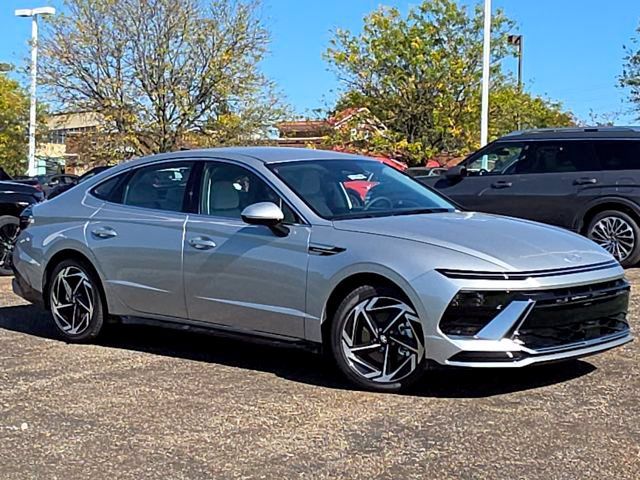 Certified 2026 Hyundai Sonata SEL AWD/4WD image 3