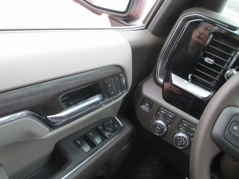 New 2026 GMC Sierra 1500 SLT w/ SLT Premium Plus Package image 15