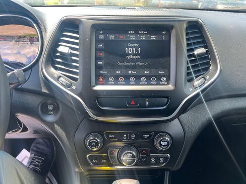 Used 2022 Jeep Cherokee Latitude Lux FWD image 17