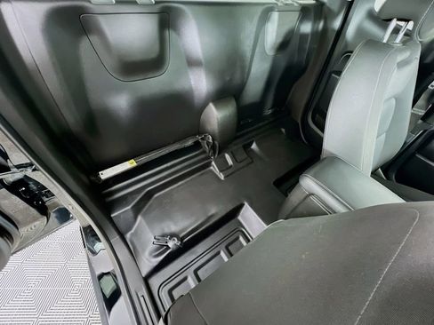 Used 2022 Chevrolet Colorado LT w/ Fleet Safety Package image 25