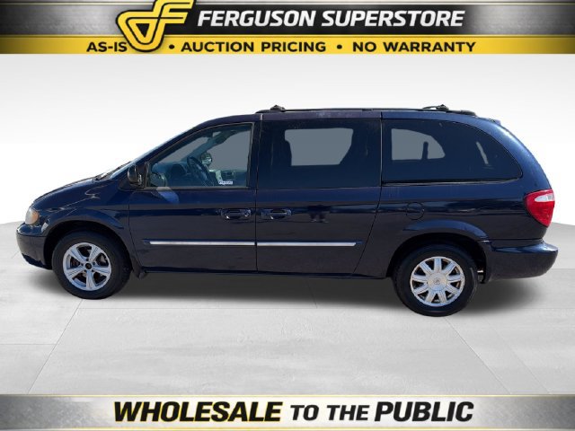 Used 2005 Chrysler Town & Country Touring FWD image 4