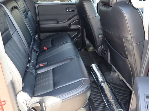 Used 2024 Nissan Frontier SL w/ Technology Package RWD image 18