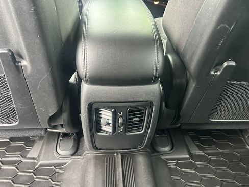 Used 2021 Dodge Durango SXT AWD/4WD image 23