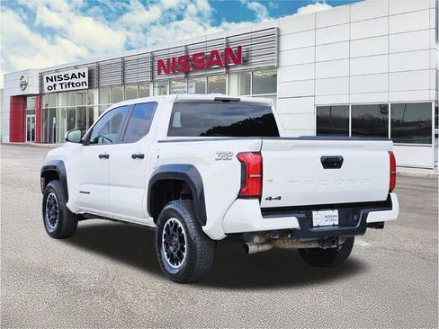 Used 2024 Toyota Tacoma TRD Off-Road image 6