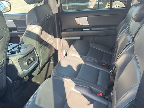 Used 2025 Ford Expedition Active image 8