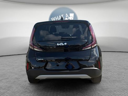 Used 2025 Kia Soul LX w/ LX Technology Package FWD image 5