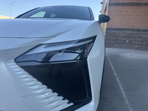 Used 2024 Lexus RZ 450e Premium image 9