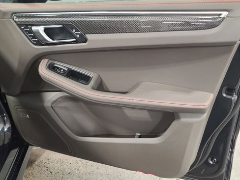 New 2026 Porsche Macan GTS image 28