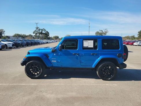 Used 2022 Jeep Wrangler Unlimited Sahara w/ Safety Group image 14