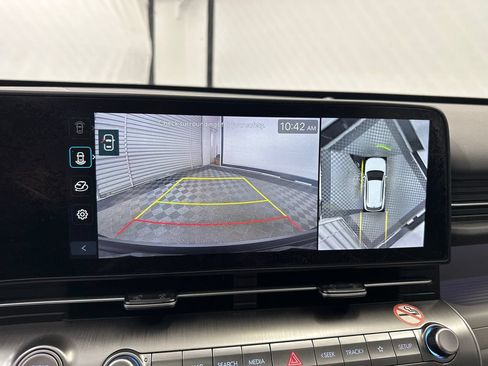 Used 2024 Hyundai Kona Limited FWD image 31