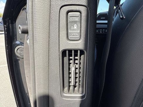 Used 2021 Honda Odyssey EX-L image 12