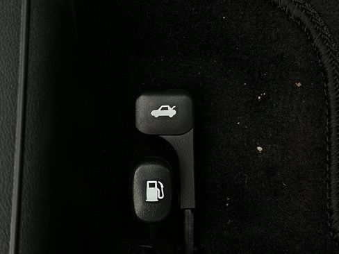 New 2025 Hyundai Elantra Sport image 13