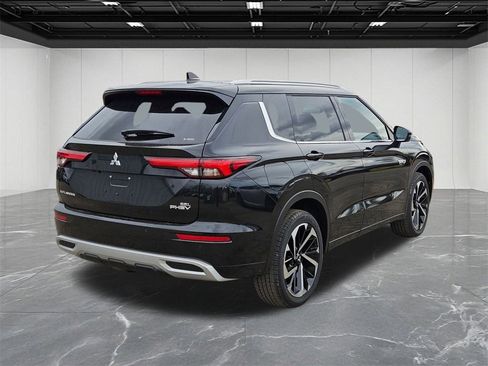 New 2025 Mitsubishi Outlander SEL image 5