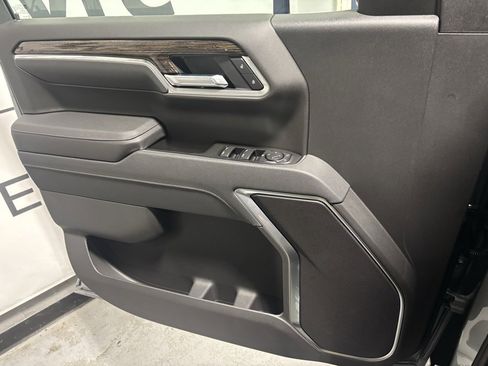New 2026 GMC Sierra 1500 SLE w/ Preferred Package image 11