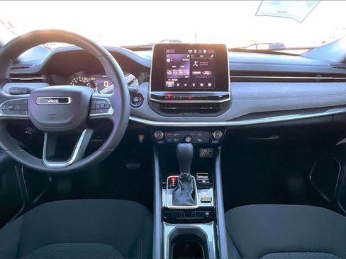 Certified 2025 Jeep Compass Sport image 15