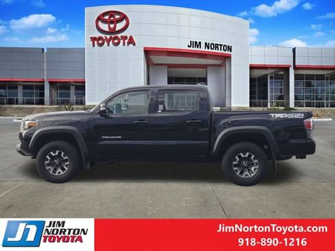 Used 2021 Toyota Tacoma TRD Off-Road w/ TRD Premium Off Road Package AWD/4WD image 5