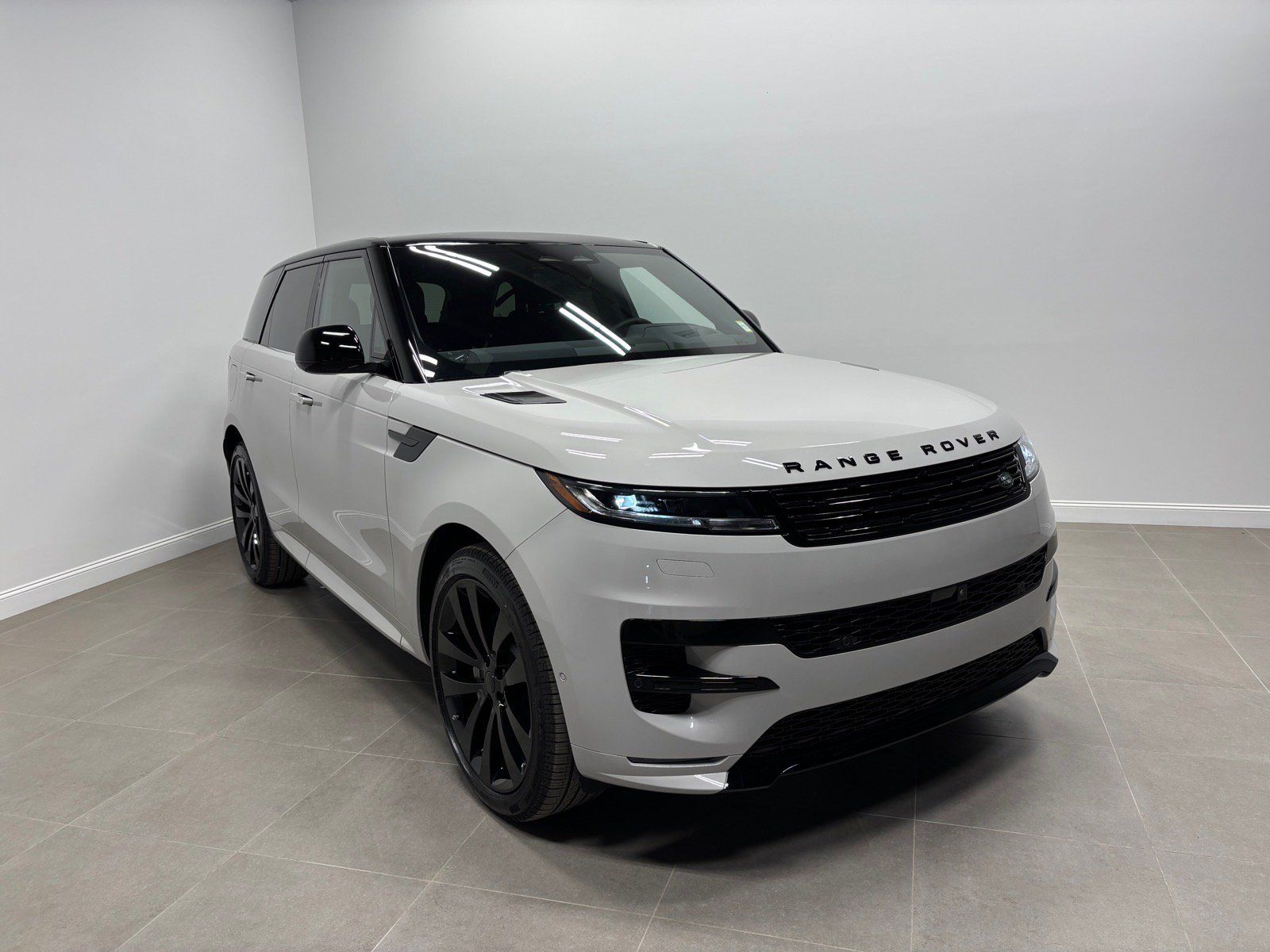 New 2026 Land Rover Range Rover Sport Dynamic SE AWD/4WD image 4