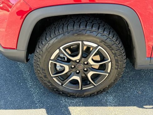 Used 2026 Jeep Compass Trailhawk AWD/4WD image 4