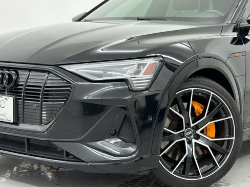 Used 2022 Audi e-tron Chronos AWD/4WD image 11