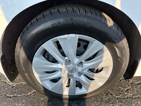 Used 2025 Nissan Sentra S FWD image 37