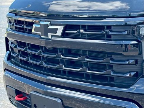 Used 2023 Chevrolet Silverado 1500 RST w/ Redline Edition AWD/4WD image 7