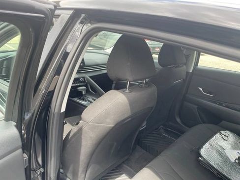 Used 2023 Hyundai Elantra SEL FWD image 13