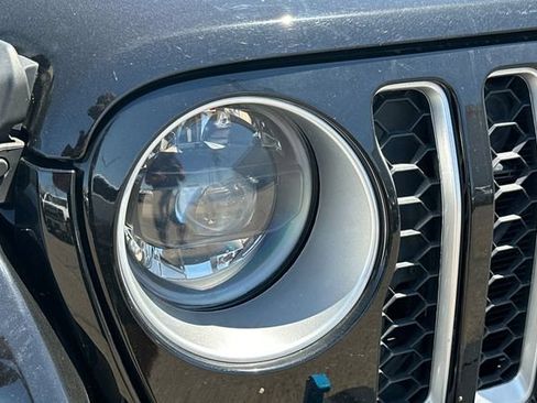 Used 2023 Jeep Wrangler Unlimited Sahara w/ Cold Weather Group AWD/4WD image 9