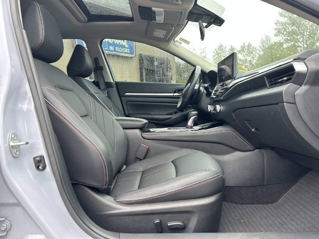 Certified 2024 Nissan Altima 2.5 SR w/ SR Premium Package AWD/4WD image 17