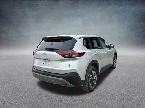 Used 2023 Nissan Rogue SV FWD image 5