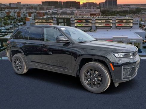 New 2026 Jeep Grand Cherokee Altitude AWD/4WD image 1