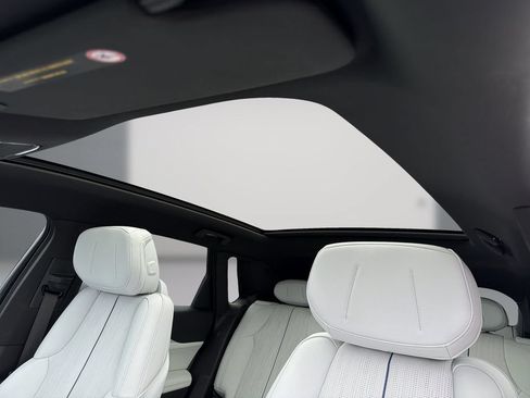Certified 2024 Cadillac Lyriq Sport RWD image 16