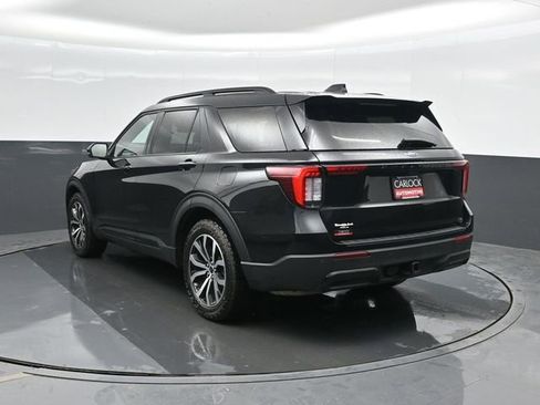 Used 2025 Ford Explorer ST-Line w/ Premium Package image 10