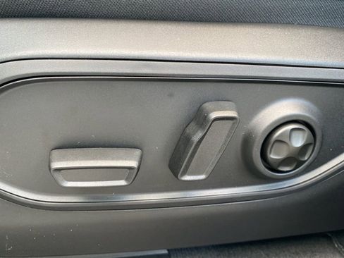 New 2025 Jeep Grand Cherokee Limited w/ Black Appearance Package image 22