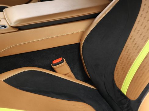 Used 2020 Aston Martin DB11 AMR image 19