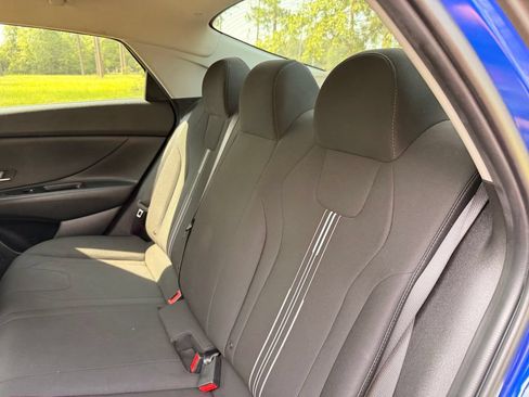 Used 2021 Hyundai Elantra SEL FWD image 26