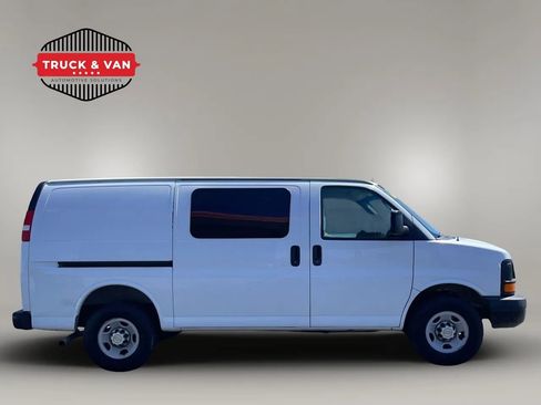 Used 2013 Chevrolet Express 2500 RWD image 7
