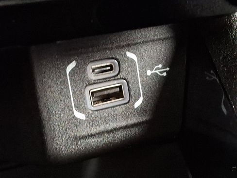 Certified 2025 Jeep Compass Limited image 26