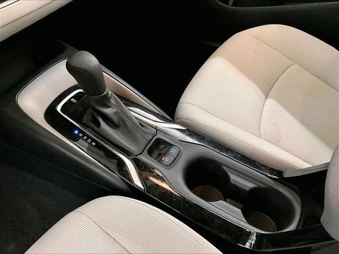 Used 2022 Toyota Corolla LE FWD image 16