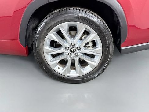 Used 2021 Toyota Highlander Limited FWD image 33