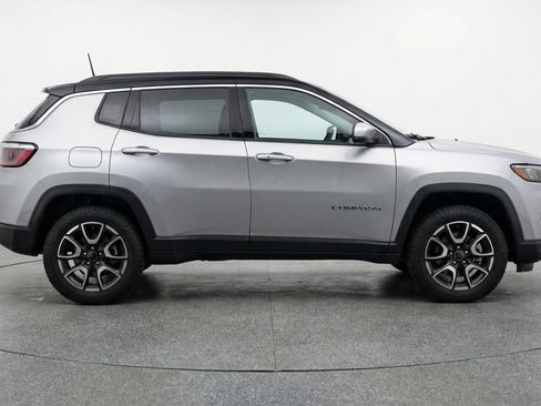 Used 2025 Jeep Compass Trailhawk AWD/4WD image 11