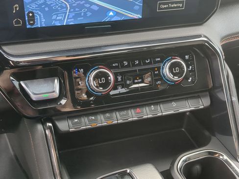 Used 2023 GMC Sierra 1500 AT4 AWD/4WD image 17
