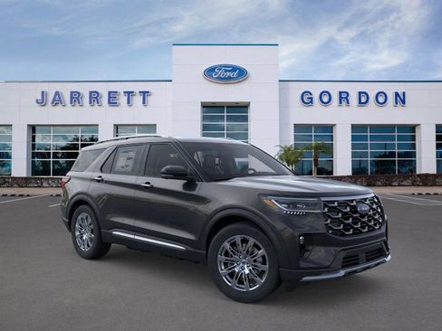 Used 2026 Ford Explorer Platinum RWD image 7