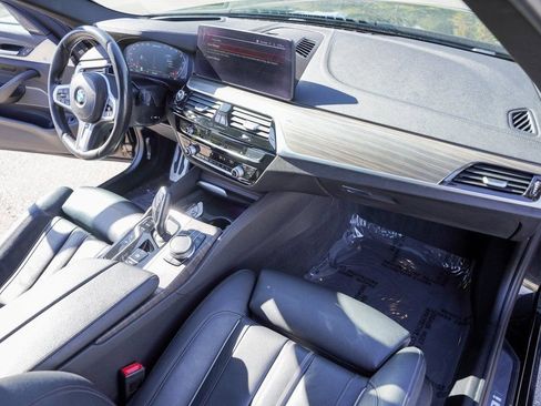 Used 2021 BMW M550i xDrive image 40