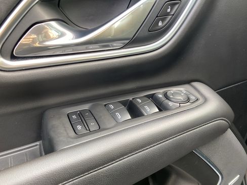 Used 2021 Chevrolet Tahoe Z71 w/ Z71 Signature Package image 23