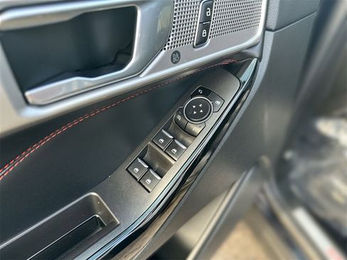 Used 2023 Ford Explorer ST-Line w/ Class IV Trailer Tow Package image 15