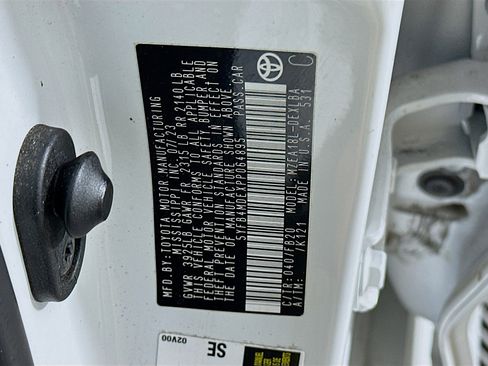 Used 2023 Toyota Corolla LE image 12