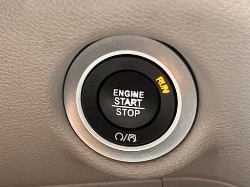 Used 2017 Chrysler Pacifica Touring-L Plus image 21