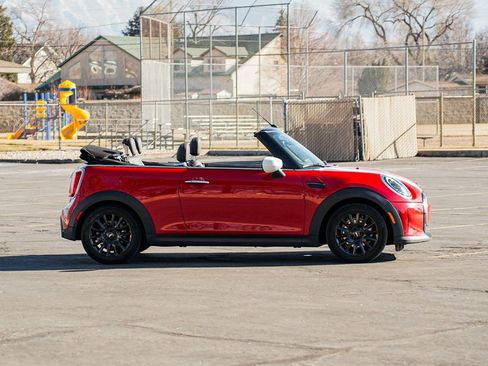 Certified 2024 MINI Cooper Signature image 6