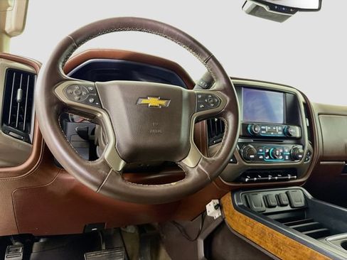 Used 2018 Chevrolet Silverado 1500 High Country RWD image 12